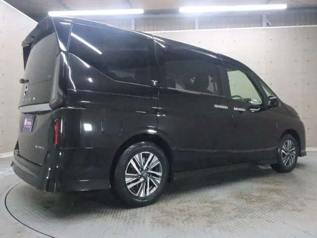 Nissan SERENA WG e−POWER　ハイウェイスター　V photo 2