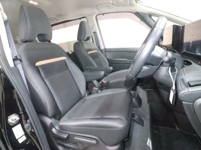 Nissan SERENA WG e−POWER　ハイウェイスター　V photo 4