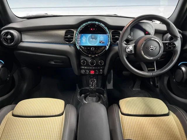 Bmw MINI COOPER 5DOOR レゾリュート　エディション photo 2
