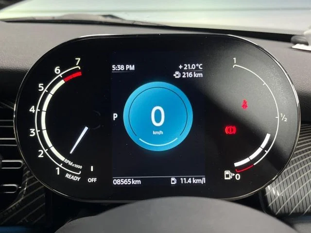 Bmw MINI COOPER 5DOOR レゾリュート　エディション photo 4