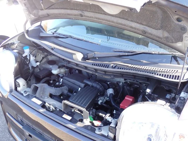 Suzuki Spacia 4WD ハイブリッドX photo 4