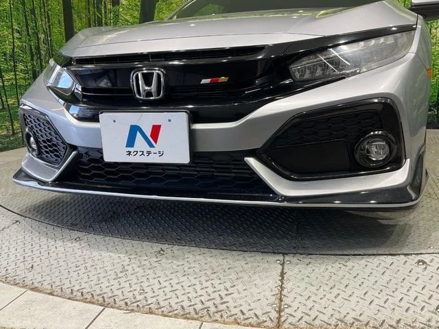 Honda CIVIC hatchback 1．5 photo 4