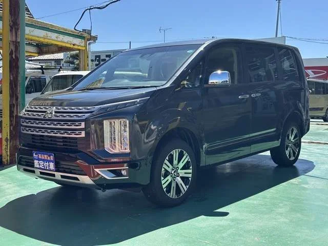 Mitsubishi DELICA D:5 4WD P photo 3