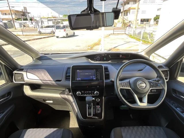 Nissan SERENA S-HYBRID ハイウェイスター　V photo 2
