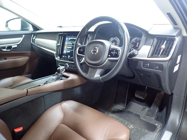 Volvo VOLVO V90 D4　モメンタム photo 2