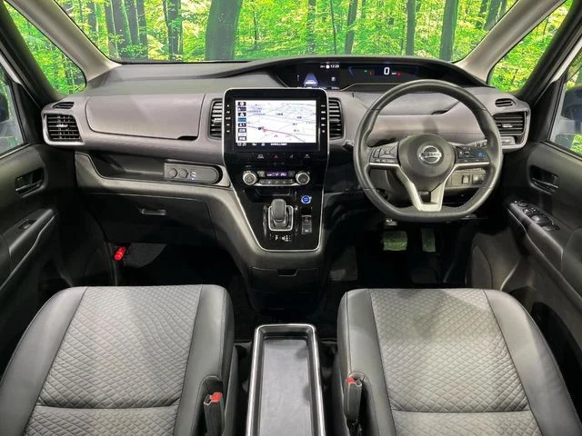 Nissan SERENA WG e−POWER　ハイウェイスター　V photo 2