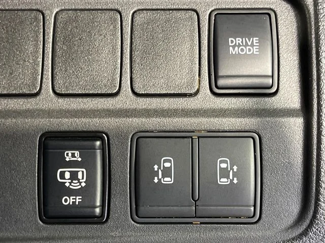 Nissan SERENA WG e−POWER　ハイウェイスター　V photo 3