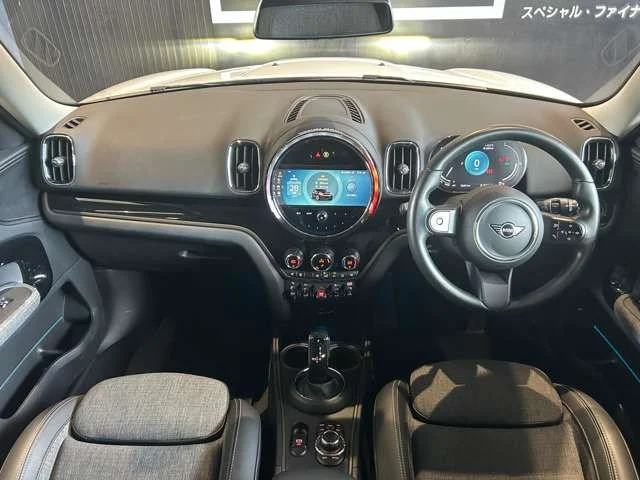 Bmw MINI COOPER D CROSSOVER ベースグレード photo 2