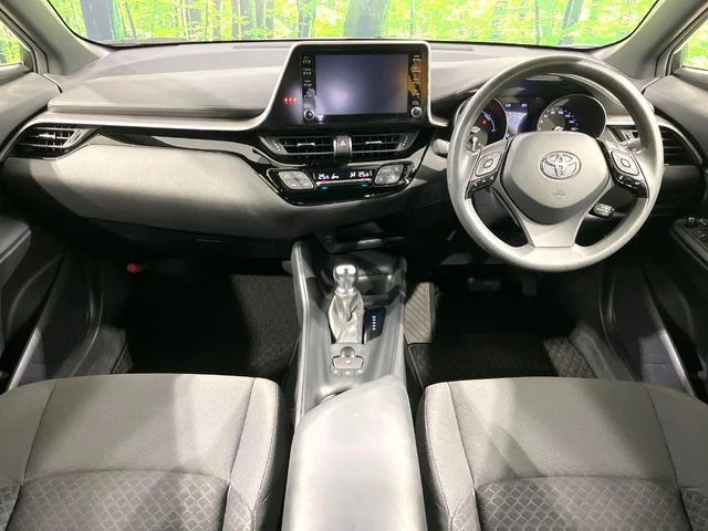 Toyota C-HR S　ハイブリッド photo 2