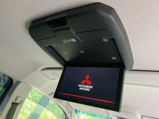 Mitsubishi DELICA D:5 4WD シャモニー photo 3