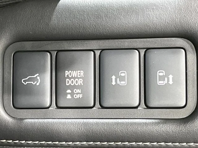 Mitsubishi DELICA D:5 4WD シャモニー photo 4