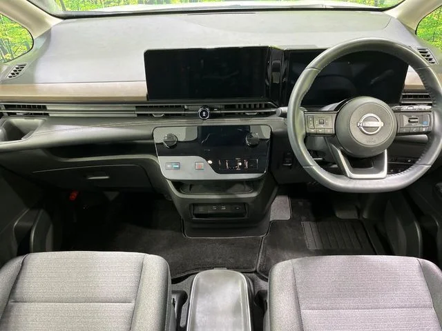 Nissan SERENA WG e−POWER　ハイウェイスター　V photo 2