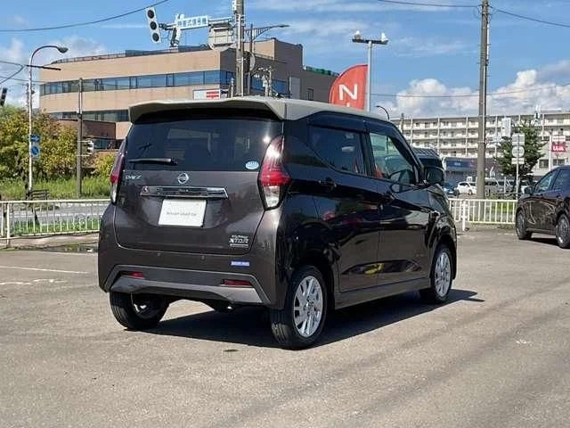 Nissan DAYZ 4WD ハイウェイスターX photo 2
