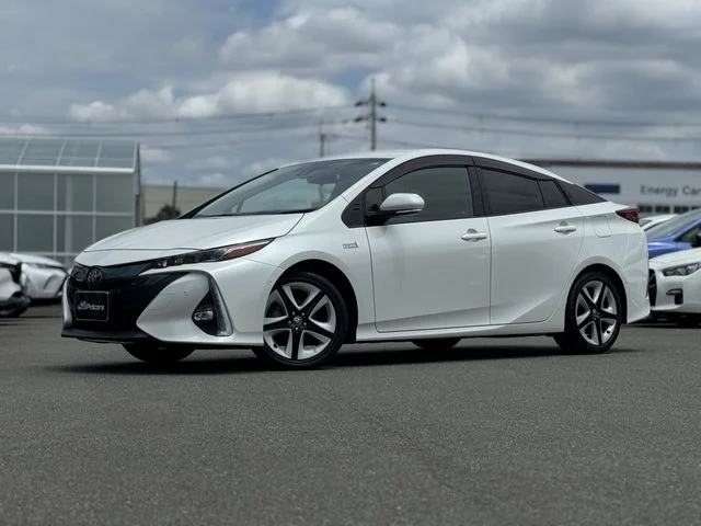 Toyota PRIUS PHV A　ユーティリティプラス 2019