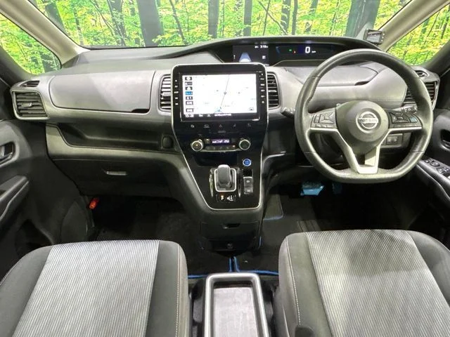 Nissan SERENA WG e−POWER　ハイウェイスター　V photo 2