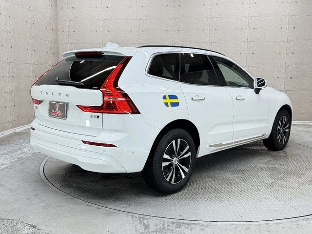 Volvo VOLVO XC60 B5　AWD　モメンタム photo 2