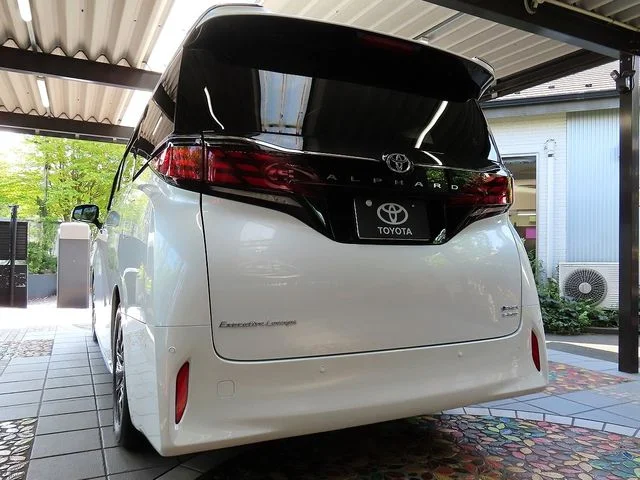 Toyota ALPHARD hybrid 4WD エグゼクティブラウンジ　PHEV photo 2