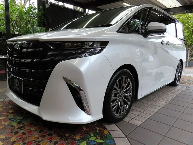 Toyota ALPHARD hybrid 4WD エグゼクティブラウンジ　PHEV photo 4