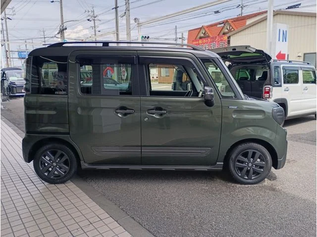 Suzuki Spacia GEAR 4WD ハイブリッドXZ photo 4