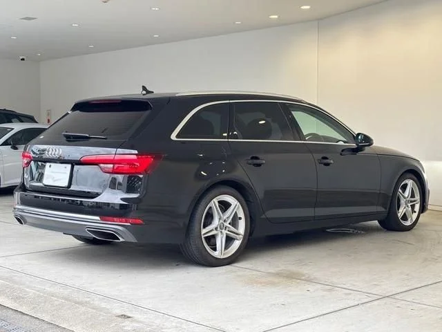 Audi AUDI A4 AVANT 35　TFSI　マイスターシュトュック photo 3