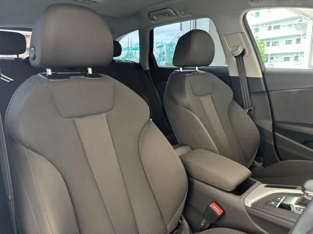 Audi AUDI A4 AVANT 35　TFSI　マイスターシュトュック photo 4