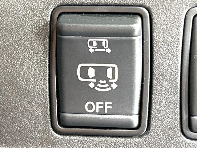 Nissan SERENA WG e−POWER　オーテック photo 4