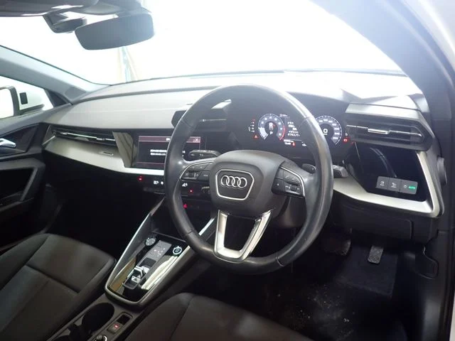 Audi AUDI A3 SPORTBACK 30　TFSI photo 2