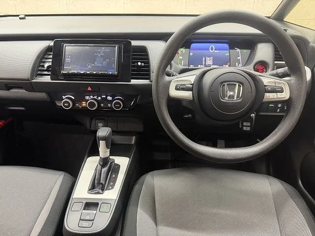 Honda FIT e:HEV ベーシック photo 2