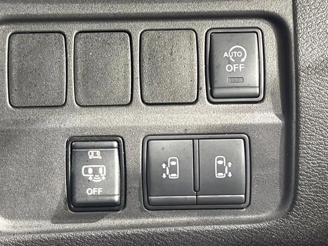 Nissan SERENA S-HYBRID ハイウェイスター　V photo 4