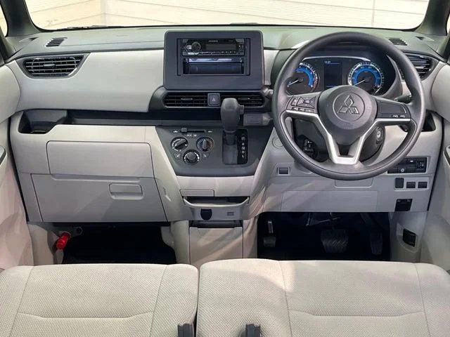 Mitsubishi eK SPACE M photo 2