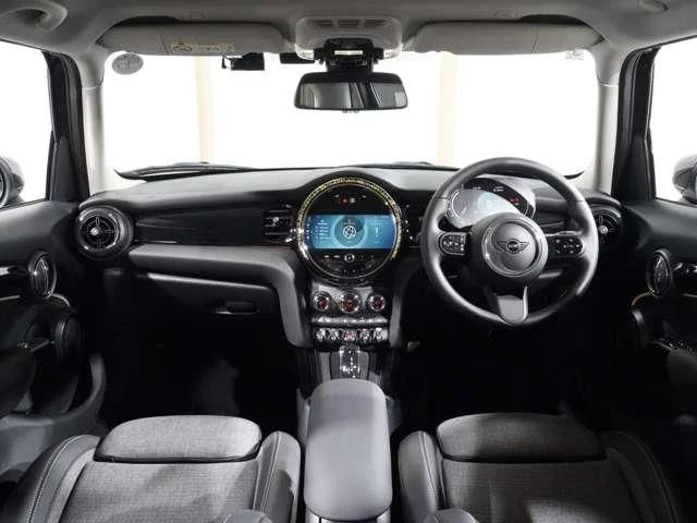 Bmw MINI COOPER 5DOOR プレミアムプラスライン photo 3