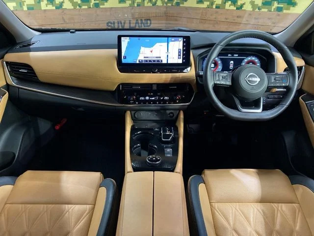 Nissan X-TRAIL HYBRID 4WD G　e−4ORCE photo 2