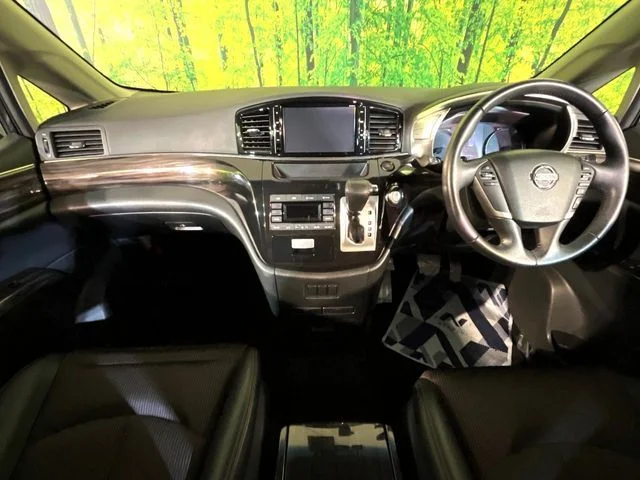Nissan ELGRAND 250ハイウェイスターS photo 2