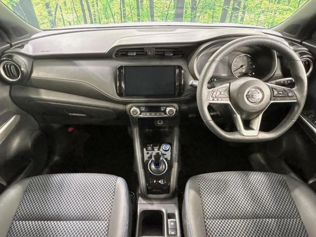 Nissan KICKS X photo 2