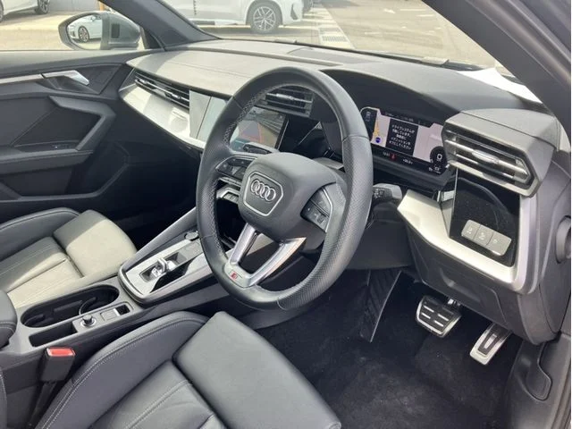 Audi AUDI A3 Sedan 40　TFSI　クワトロ　Sライン photo 2