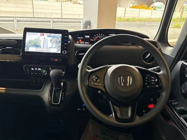 Honda N BOX CUSTOM L photo 2