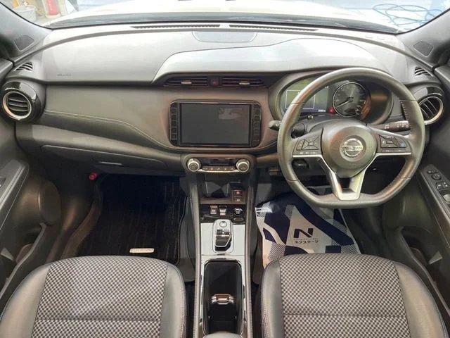 Nissan KICKS X photo 2
