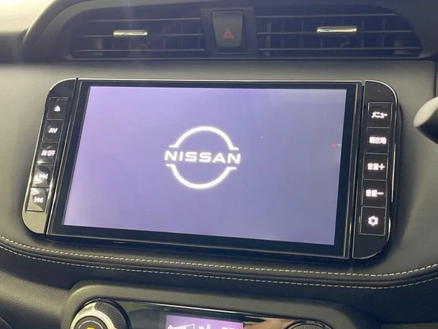 Nissan KICKS X photo 3