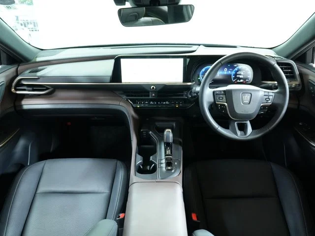 Toyota CROWN CROSSOVER G　アドバンスド　レザーパッケージ photo 2