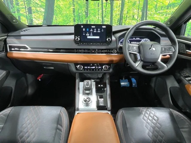 Mitsubishi OUTLANDER PHEV P photo 2