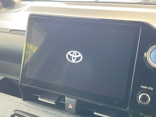 Toyota VOXY HYBRID S−Z photo 3
