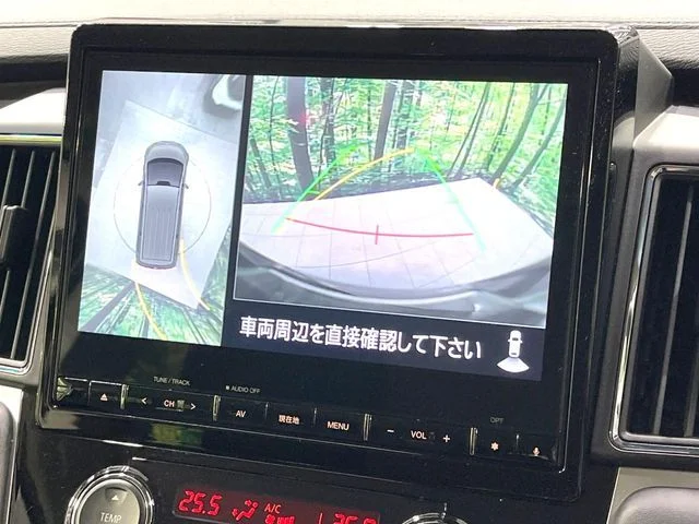 Mitsubishi DELICA D:5 4WD P photo 4