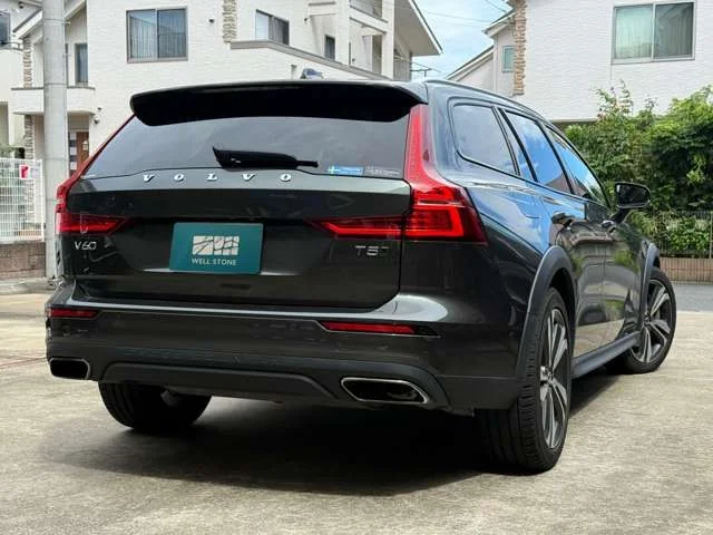 Volvo VOLVO V60 CROSS COUNTRY T5　AWD　プロ photo 2