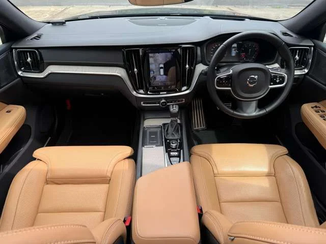 Volvo VOLVO V60 CROSS COUNTRY T5　AWD　プロ photo 3