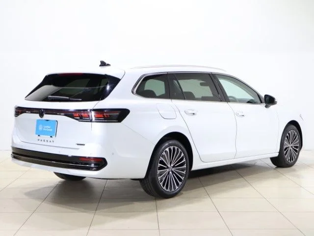 Volkswagen VOLKSWAGEN PASSAT wagon 4WD TDI　4モーション　エレガンス photo 4