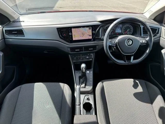 Volkswagen VOLKSWAGEN POLO TSI　コンフォートライン photo 2
