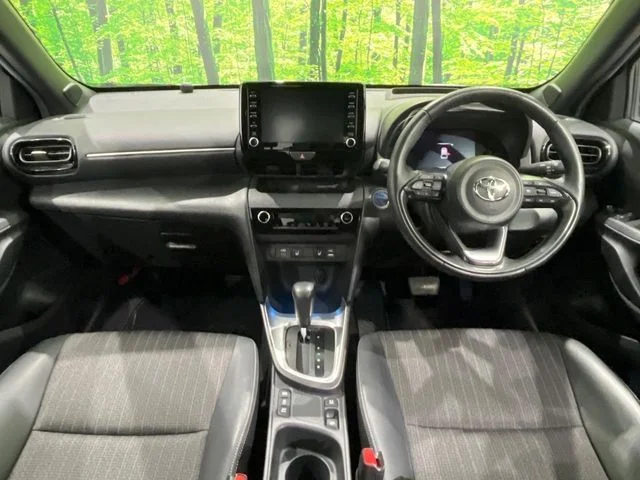 Toyota YARIS CROSS HYBRID Z photo 2