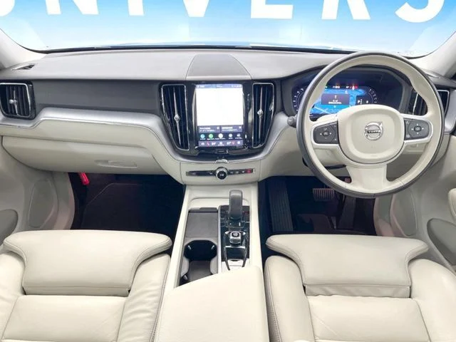 Volvo VOLVO XC60 B5　AWD　モメンタム photo 2