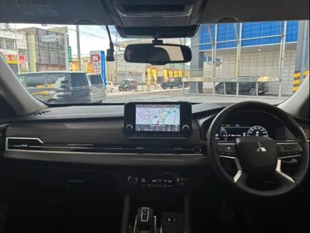 Mitsubishi OUTLANDER PHEV G photo 2