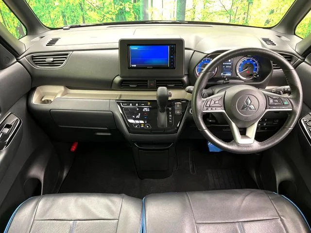 Mitsubishi DELICA MINI T　プレミアム photo 2